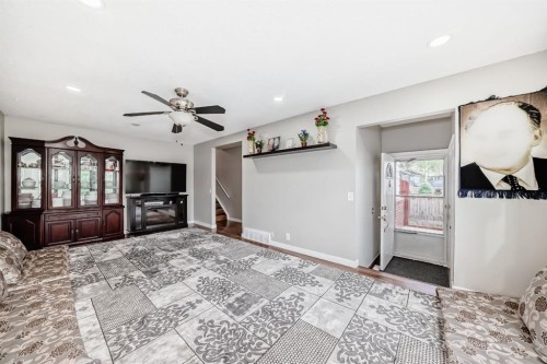 116 Pineson Place Ne, Calgary, AB - Indoor