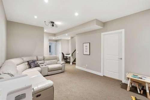 226 11 Avenue Nw, Calgary, AB - Indoor