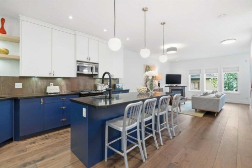 226 11 Avenue Nw, Calgary, AB - Indoor Photo Showing Kitchen With Upgraded Kitchen