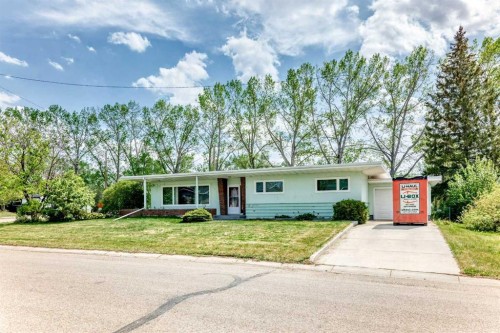 2121 Westview Crescent, Bowden, AB 