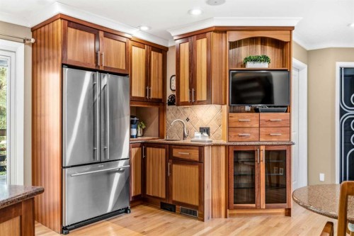8 Varsplain Place Nw, Calgary, AB 