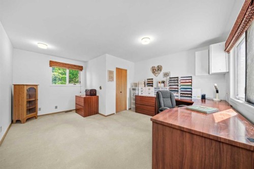 8 Varsplain Place Nw, Calgary, AB 