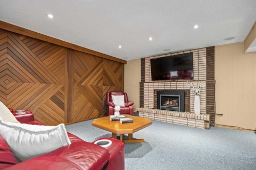 8 Varsplain Place Nw, Calgary, AB 