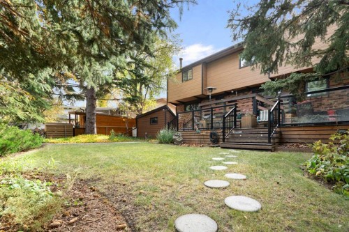 8 Varsplain Place Nw, Calgary, AB 