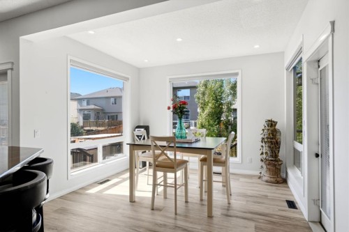212 Willowmere Close, Chestermere, AB - Indoor Photo Showing Dining Room