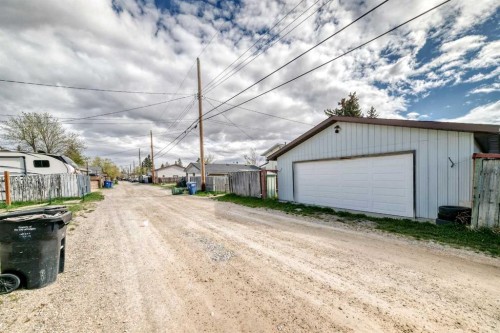 703 58 Street Se, Calgary, AB - Outdoor