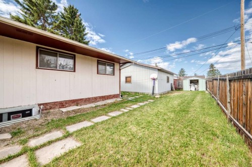 703 58 Street Se, Calgary, AB - Outdoor