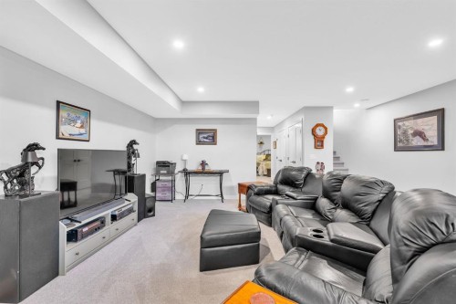 1098 Creekside Boulevard Sw, Calgary, AB - Indoor Photo Showing Other Room