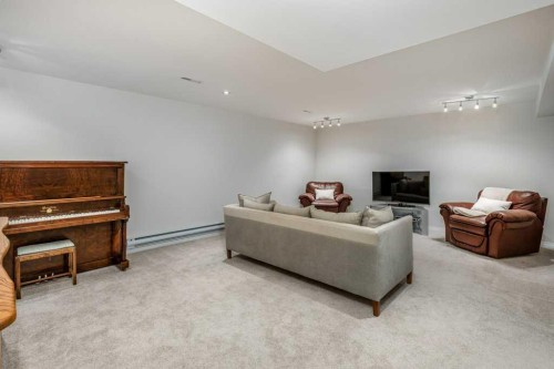 31-8 Riverview Circle, Cochrane, AB - Indoor