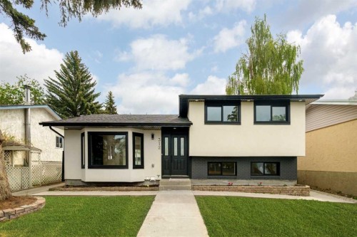 312 Queensland Road Se, Calgary, AB - Outdoor