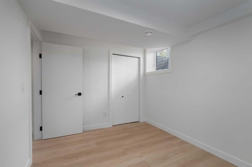 312 Queensland Road Se, Calgary, AB - Indoor Photo Showing Other Room