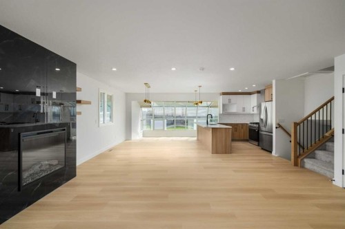312 Queensland Road Se, Calgary, AB - Indoor