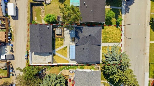 312 Queensland Road Se, Calgary, AB - Outdoor