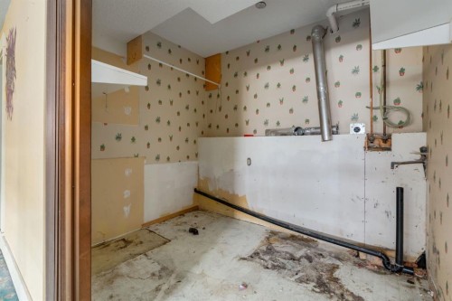 3 Berwick Close Nw, Calgary, AB - Indoor