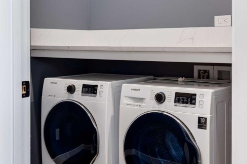 715-8445 Broadcast Avenue Sw, Calgary, AB - Indoor Photo Showing Laundry Room