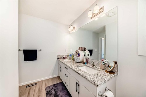 1387 148 Avenue Nw, Calgary, AB - Indoor Photo Showing Bathroom