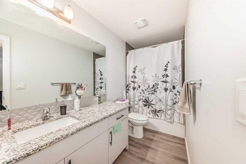 1387 148 Avenue Nw, Calgary, AB - Indoor Photo Showing Bathroom