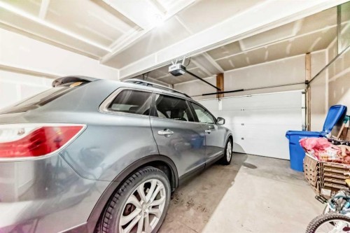 1387 148 Avenue Nw, Calgary, AB - Indoor Photo Showing Garage