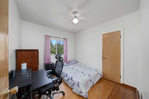 2219 41 Street Se, Calgary, AB - Indoor Photo Showing Other Room