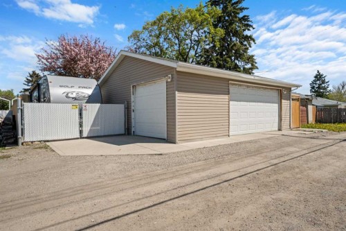 2219 41 Street Se, Calgary, AB - Outdoor With Exterior