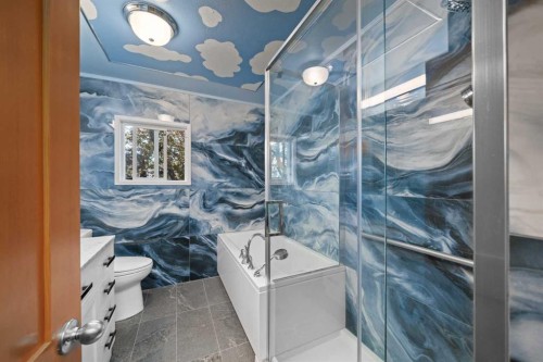 2219 41 Street Se, Calgary, AB - Indoor Photo Showing Bathroom