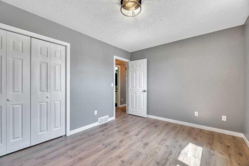422 Cole Crescent, Carseland, AB - Indoor Photo Showing Other Room