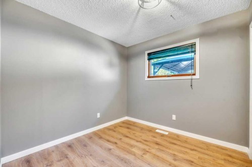 422 Cole Crescent, Carseland, AB - Indoor Photo Showing Other Room