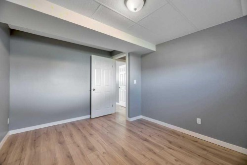 422 Cole Crescent, Carseland, AB - Indoor Photo Showing Other Room