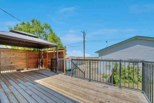 422 Cole Crescent, Carseland, AB - Outdoor With Deck Patio Veranda With Exterior