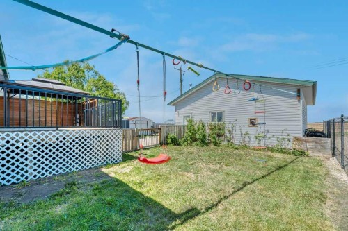 422 Cole Crescent, Carseland, AB - Outdoor With Deck Patio Veranda