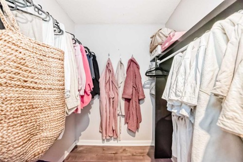 208-1305 Glenmore Trail Sw, Calgary, AB - Indoor With Storage