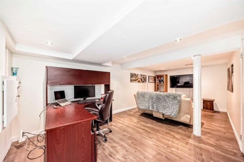 208-1305 Glenmore Trail Sw, Calgary, AB - Indoor Photo Showing Office