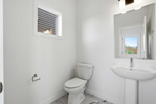9993 Huxbury Drive Ne, Calgary, AB - Indoor Photo Showing Bathroom