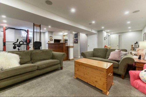 811 Southmount Place Sw, Calgary, AB 