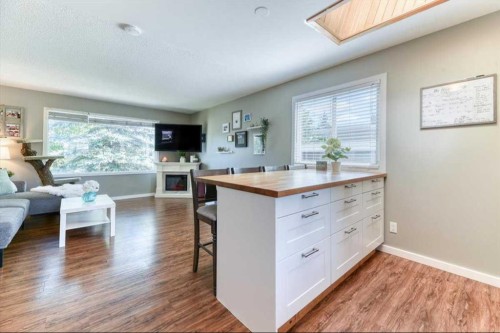 811 Southmount Place Sw, Calgary, AB 