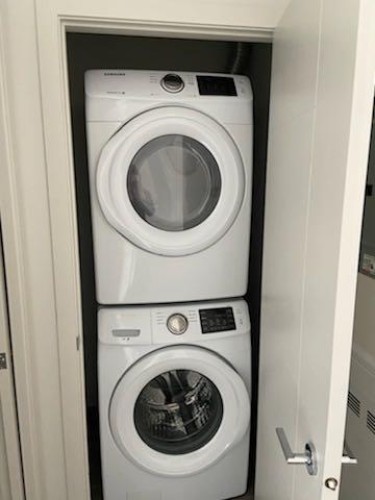 306-317 22 Avenue Sw, Calgary, AB - Indoor Photo Showing Laundry Room