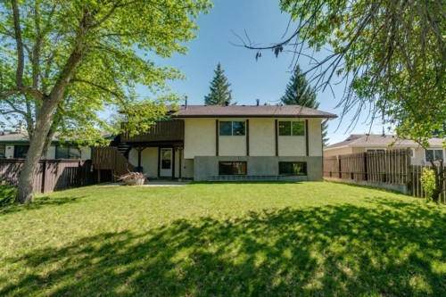 12 Oakvale Place Sw, Calgary, AB - Outdoor