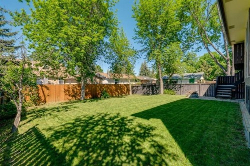 12 Oakvale Place Sw, Calgary, AB - Outdoor With Backyard
