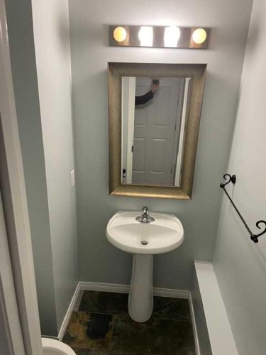 681 Evermeadow Road Sw, Calgary, AB - Indoor Photo Showing Bathroom