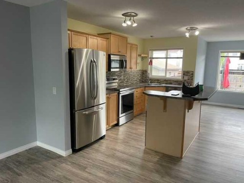681 Evermeadow Road Sw, Calgary, AB - Indoor Photo Showing Kitchen