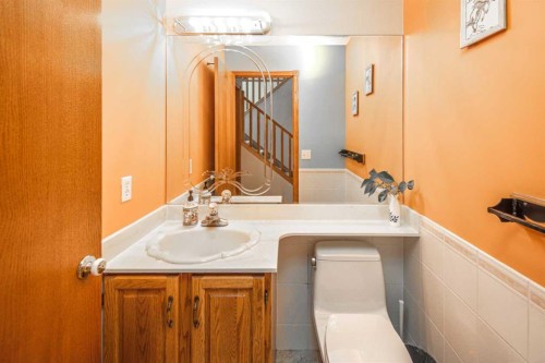 37 Arbour Summit Close Nw, Calgary, AB - Indoor Photo Showing Bathroom