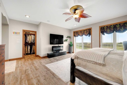 28125 Highway 587, Rural Red Deer County, AB - Indoor Photo Showing Bedroom