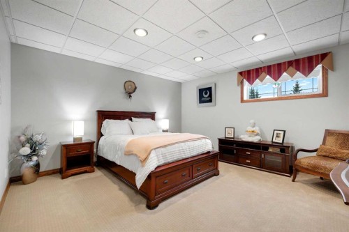 28125 Highway 587, Rural Red Deer County, AB - Indoor Photo Showing Bedroom