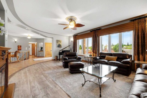 28125 Highway 587, Rural Red Deer County, AB - Indoor Photo Showing Living Room