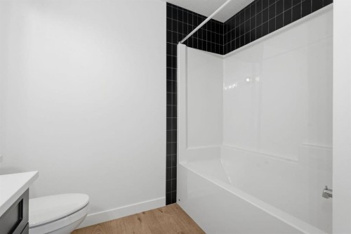 731 Langley Terrace Se, Airdrie, AB - Indoor Photo Showing Bathroom