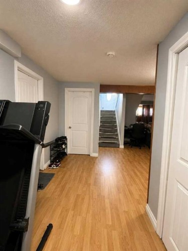 6479 68 Street Ne, Calgary, AB 