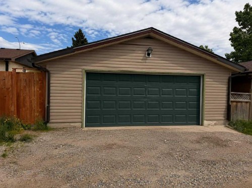 6479 68 Street Ne, Calgary, AB 