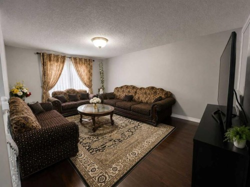 6479 68 Street Ne, Calgary, AB 