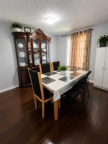 6479 68 Street Ne, Calgary, AB 