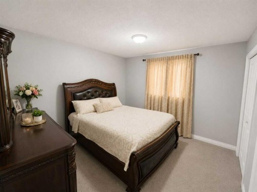 6479 68 Street Ne, Calgary, AB 